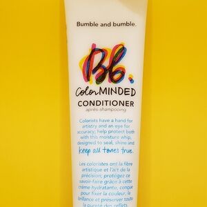 Bumble and bumble Color Minded Conditioner - White with Multicolor Logo